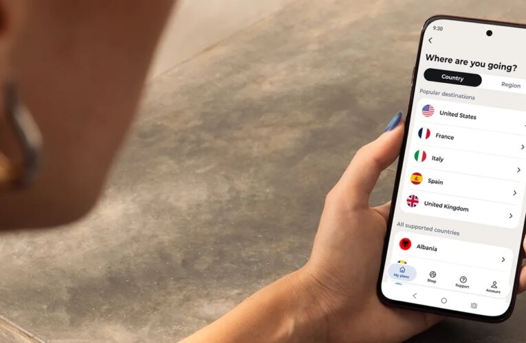 Motorola Phones Now Have a Built-In Travel eSIM for Mobile Data Outside the US